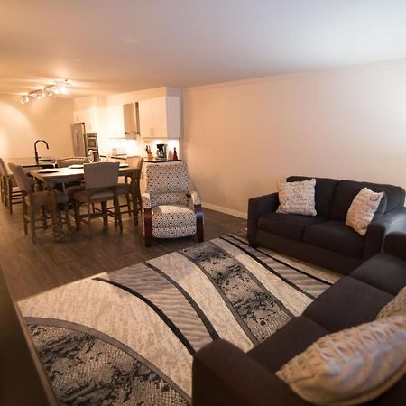 Clipperton Suite By Revelstoke Vacations ภายนอก รูปภาพ