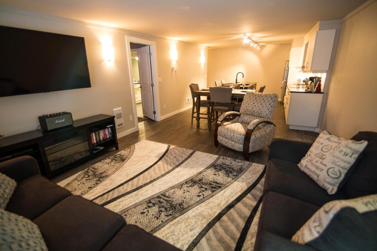 Clipperton Suite By Revelstoke Vacations ภายนอก รูปภาพ