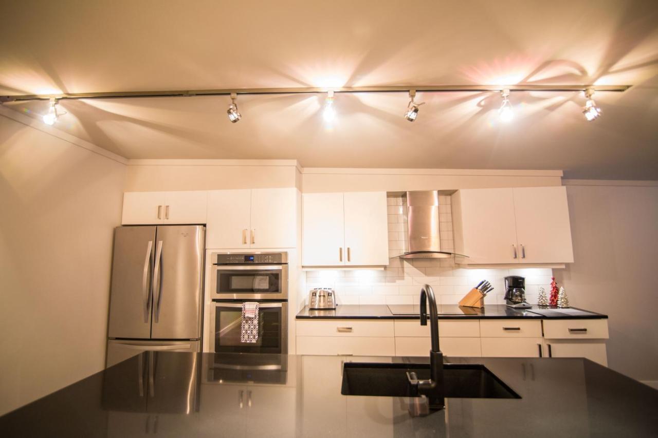 Clipperton Suite By Revelstoke Vacations ภายนอก รูปภาพ